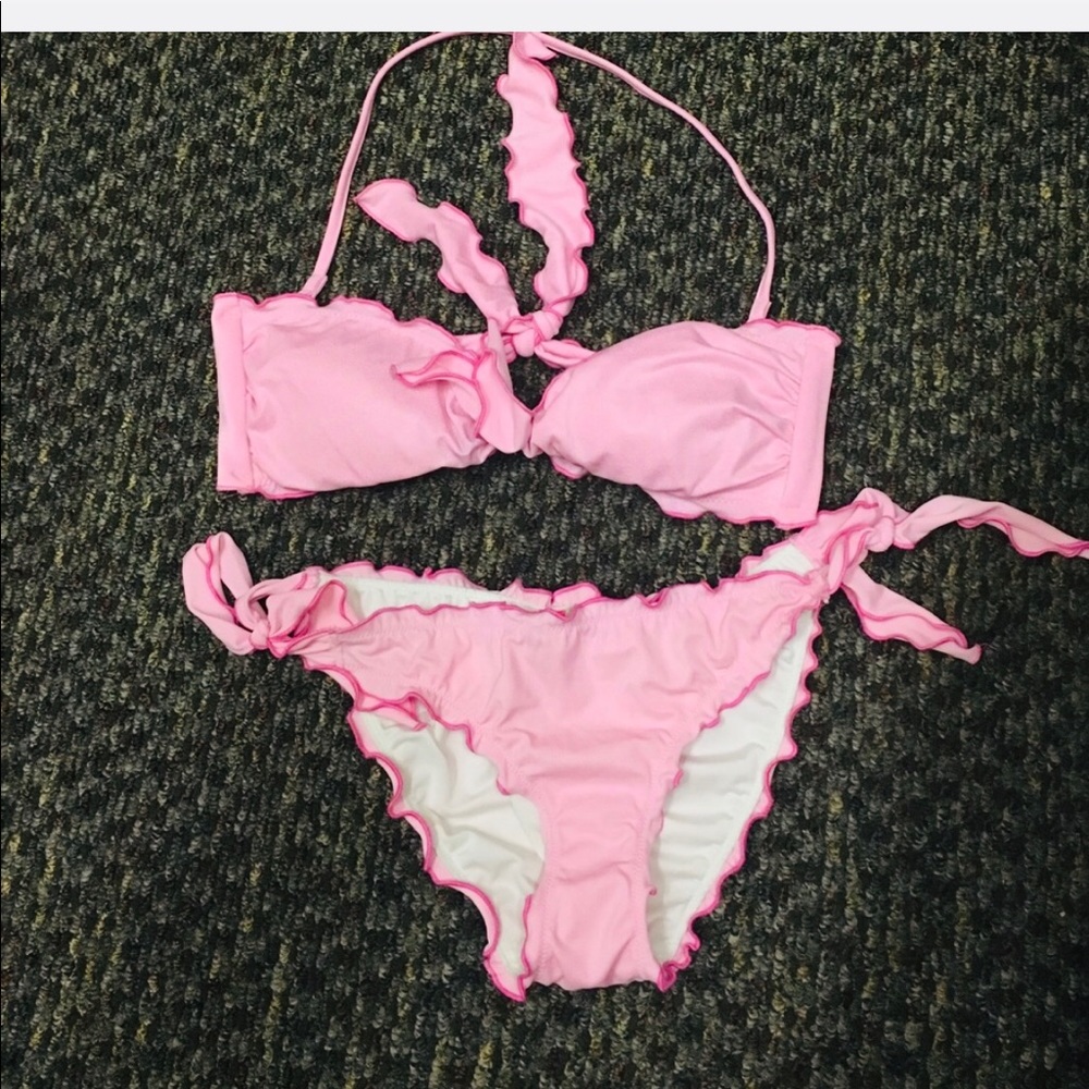 Victoria’s Secret Ruffle Bikini & cheeky bottoms - Picture 2 of 4